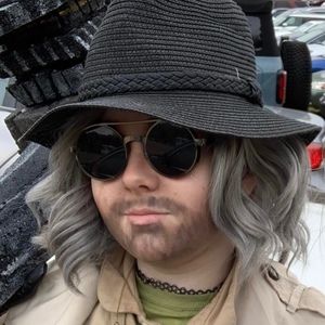 Meet your Posher, Jonathan